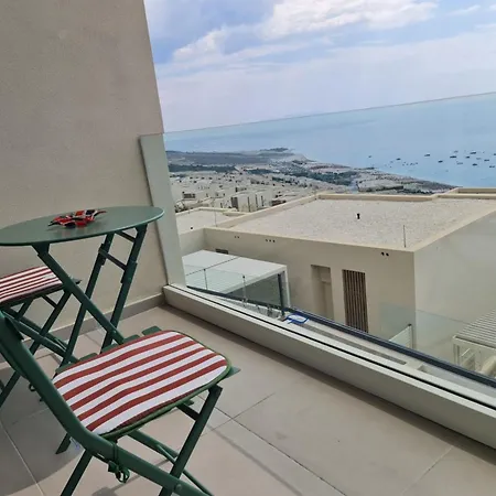 Karina - Luxury Getaway With Pool & Jacuzzi Dhërmi